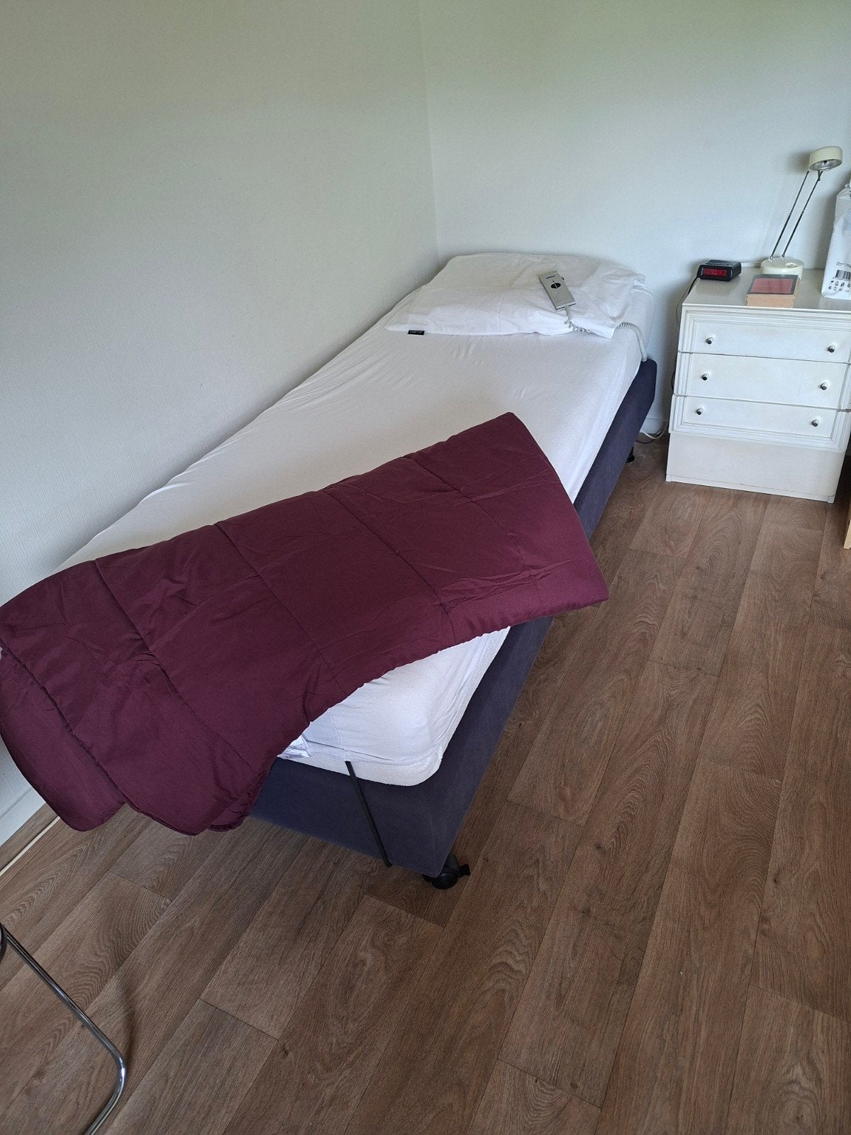 Eenpersoons verstelbaar bed met afstandsbediening, Huis en Inrichting, Slaapkamer | Bedden, Ophalen, 90 cm, Eenpersoons, Blauw