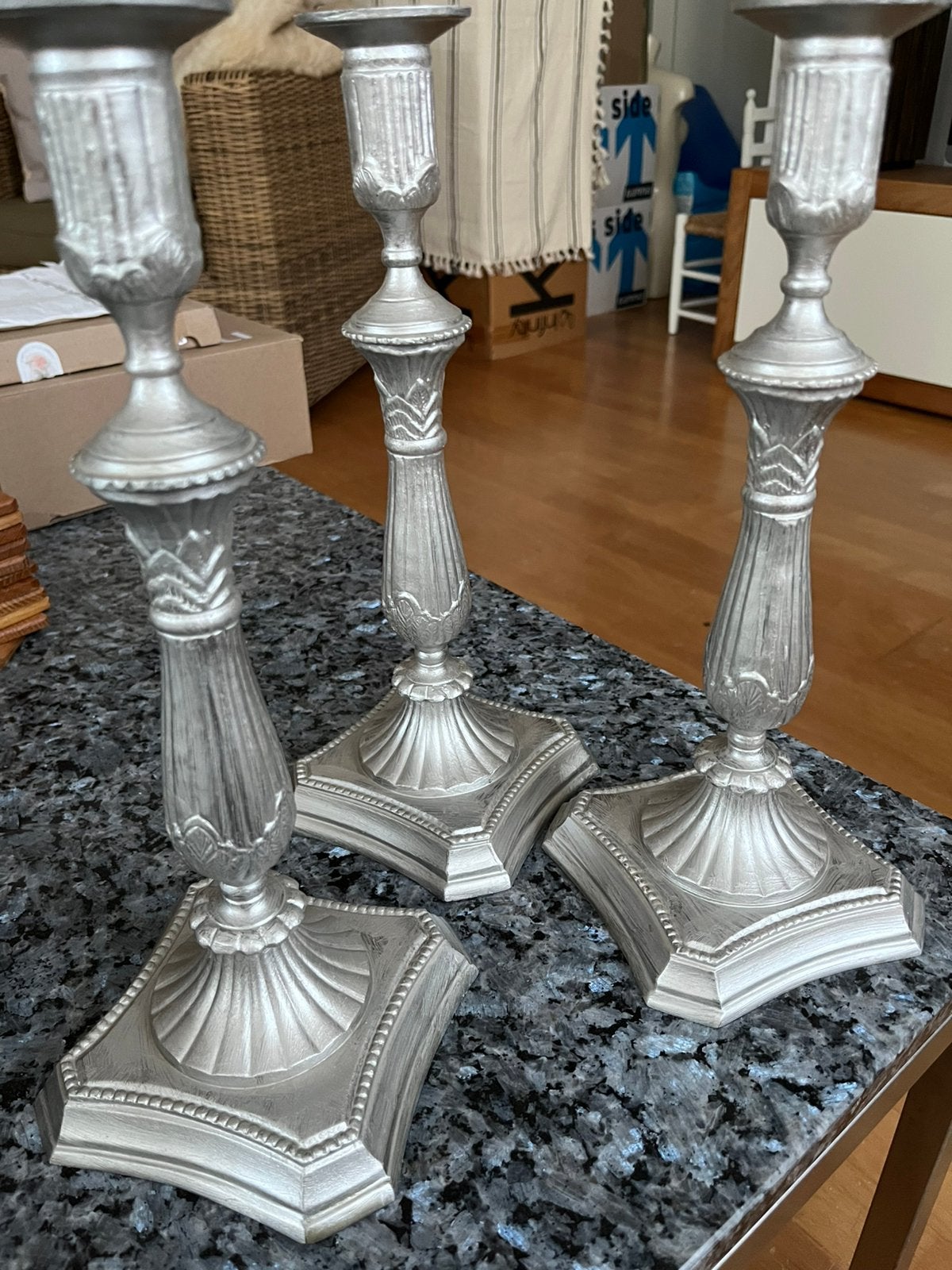 3 kandelaars komen uit café Hilversum, Ophalen of Verzenden, Koper of Brons