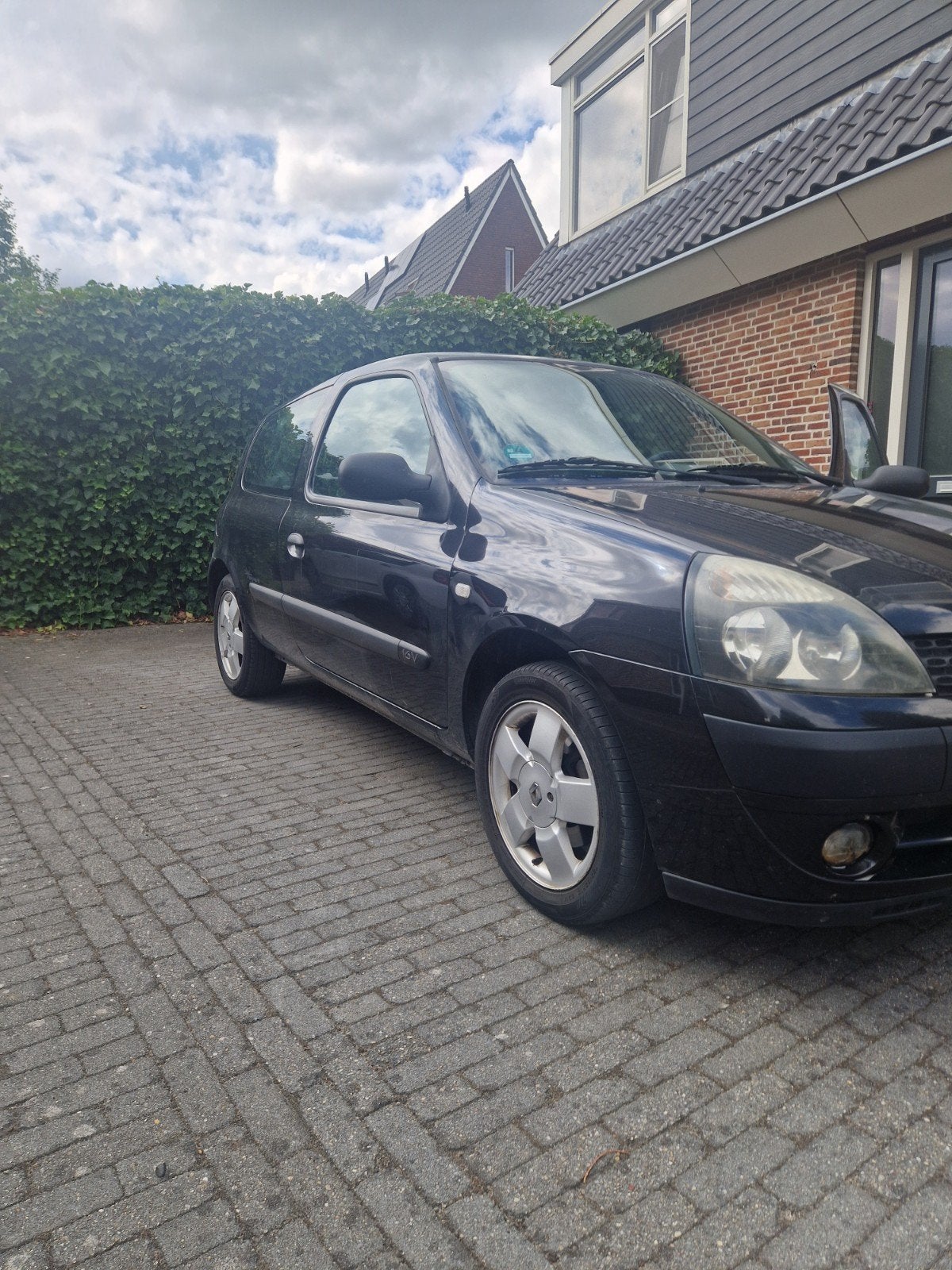 Renault Clio 1.2 16V 3DR 2005 2004 Zwart, Auto's, Renault, 74 pk, 31 €/maand, 4 cilinders, Zwart