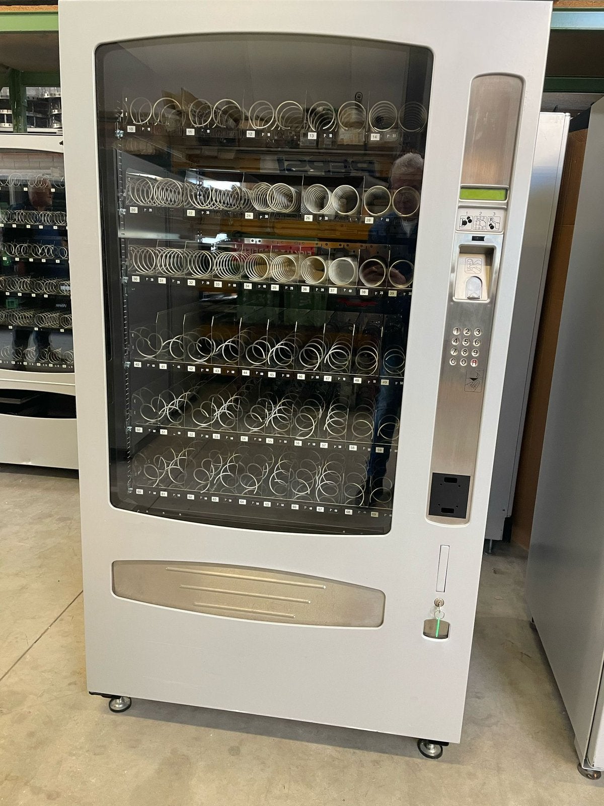 Wurlitzer W1000 snack -frisdrank automaat, Ophalen, Gebruikt