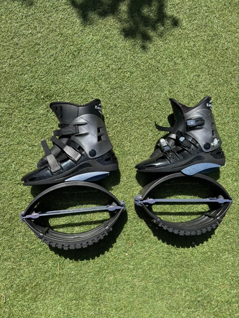 Kangoo jumps maat L in het zwart, Ophalen, Zo goed als nieuw
