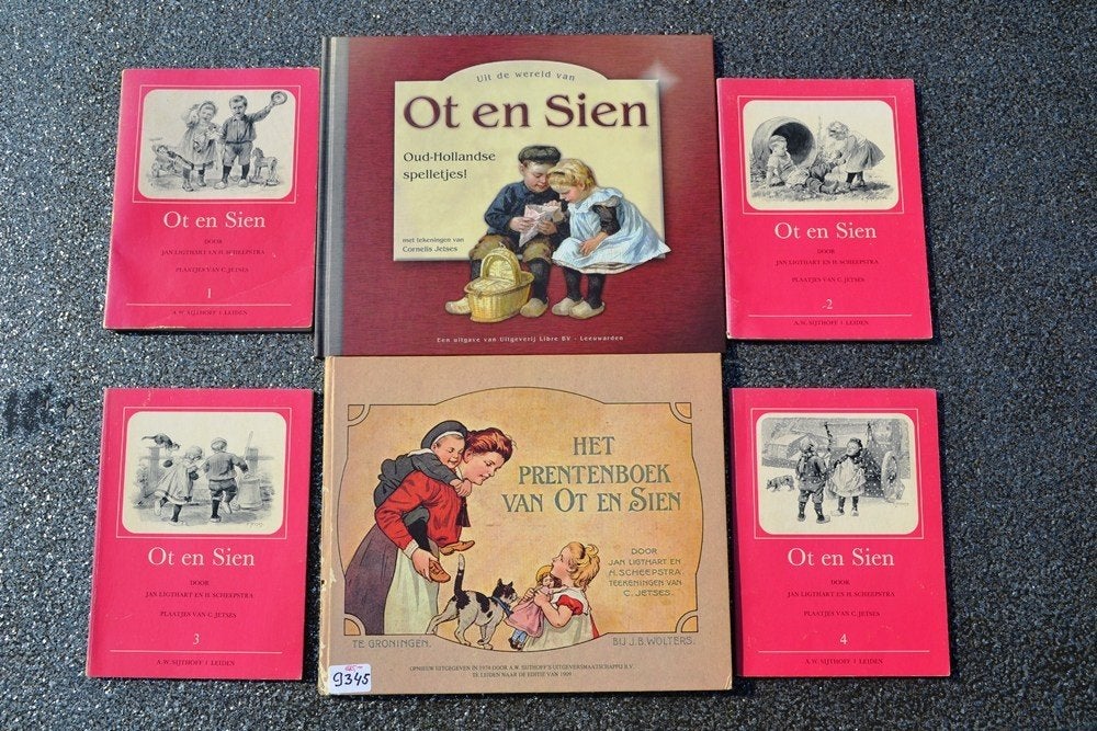 6 Mooie Ot en Sien poppen boekjes NR 9345, Ophalen of Verzenden, Zo goed als nieuw, Accessoires