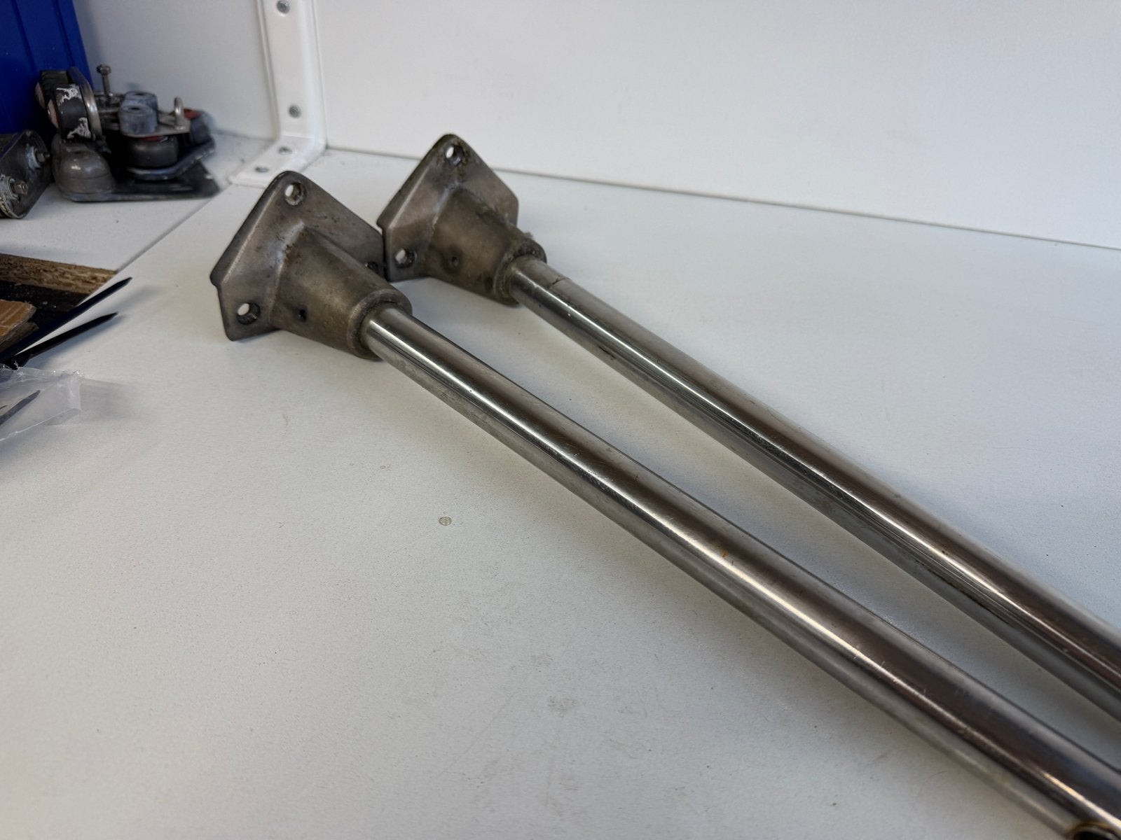 2 x RVS scepter 70 cm met scepterpot, Ophalen of Verzenden, Gebruikt, Overige typen
