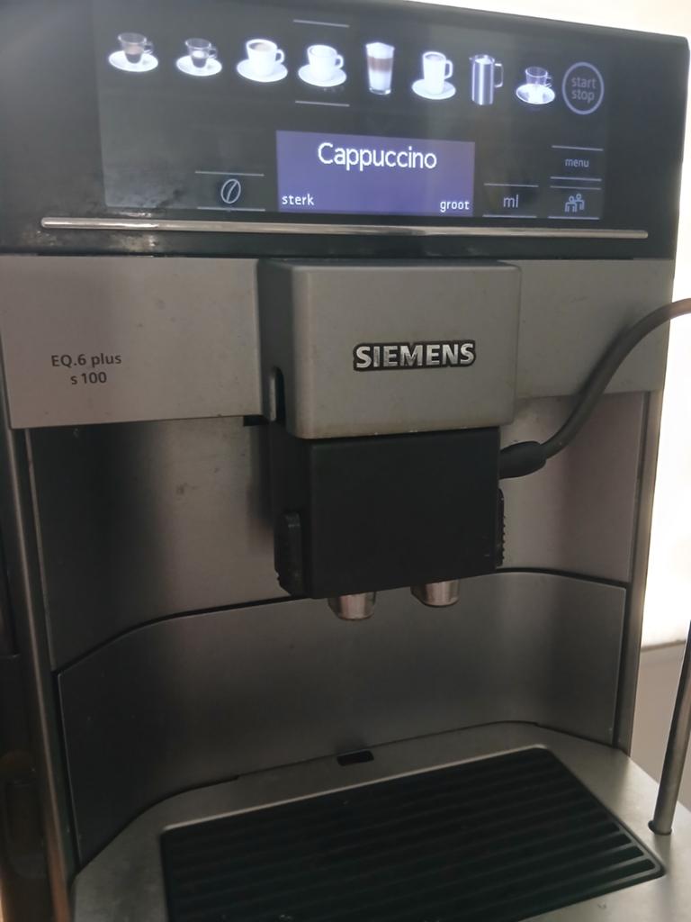 Siemens EQ.6 Plus S100 Volautomatische Espressomachine, Ophalen of Verzenden, Espresso apparaat, Koffiebonen, Afneembaar waterreservoir