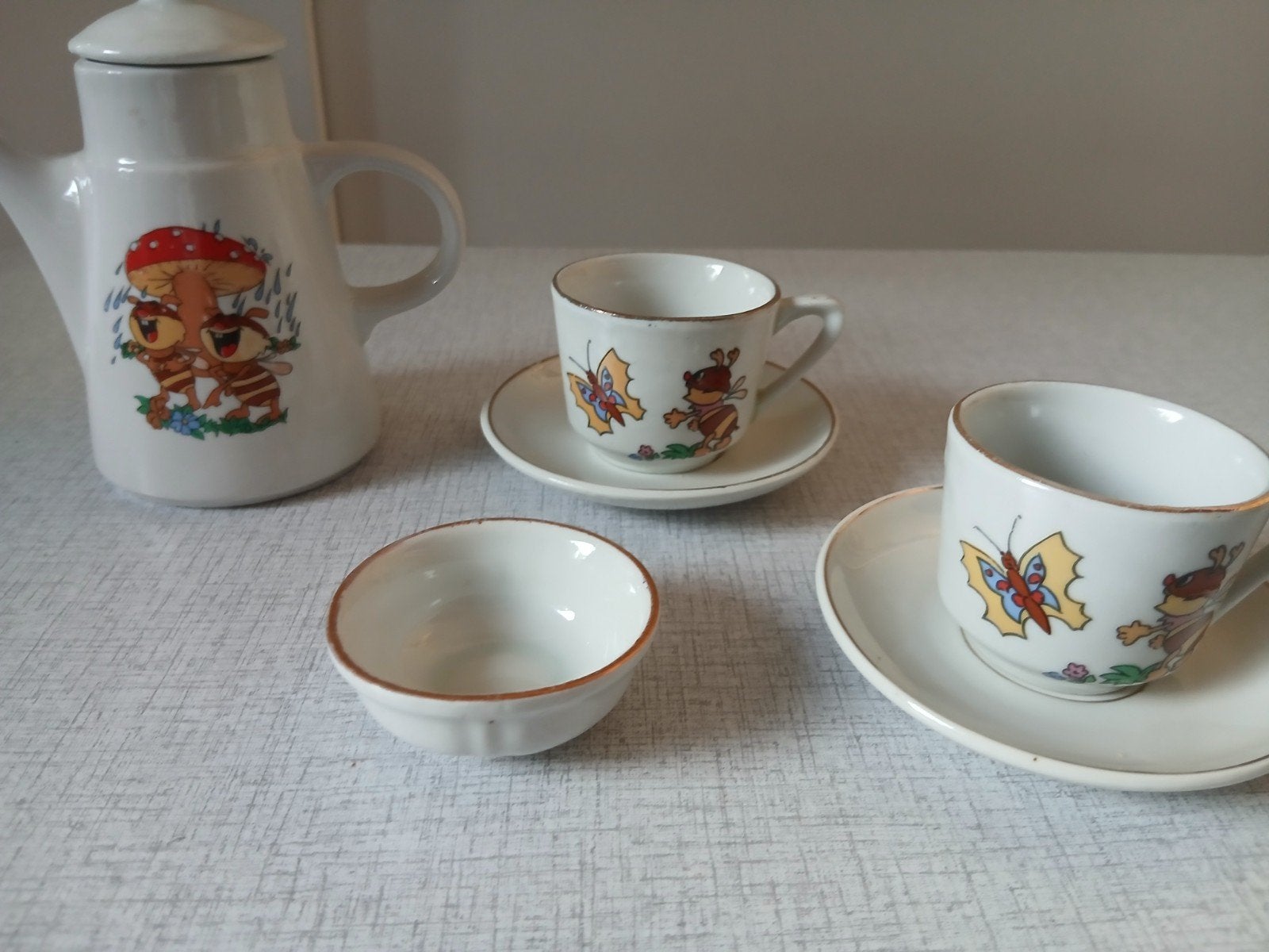 Vintage kinder theeserviesje met bijen en paddenstoelen, Ophalen of Verzenden, Gebruikt