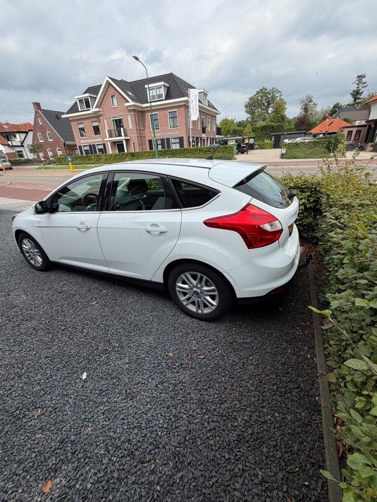 Foto 9 van Ford Focus 1.0 Ecoboost 92KW 5D 2013 Wit