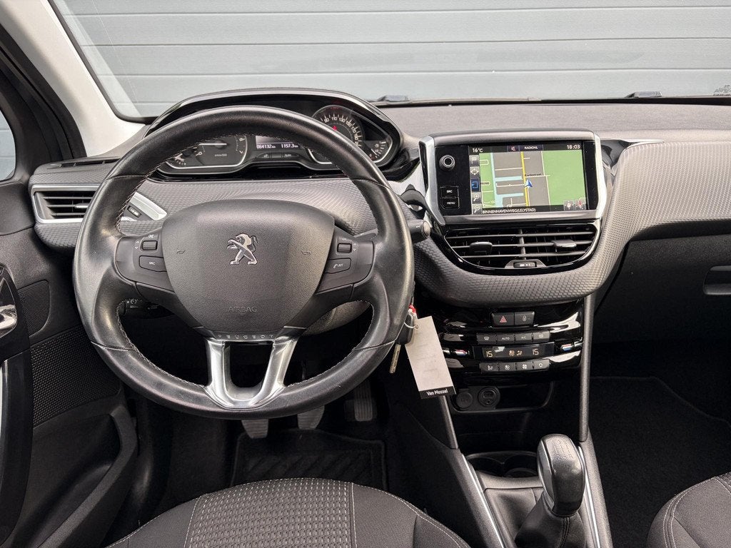 Peugeot 208 1.2 PureTech Allure 2e EigenaarDealer Onderhoude, Auto's, Peugeot, Voorwielaandrijving, Stof, Euro 6, 23 km/l