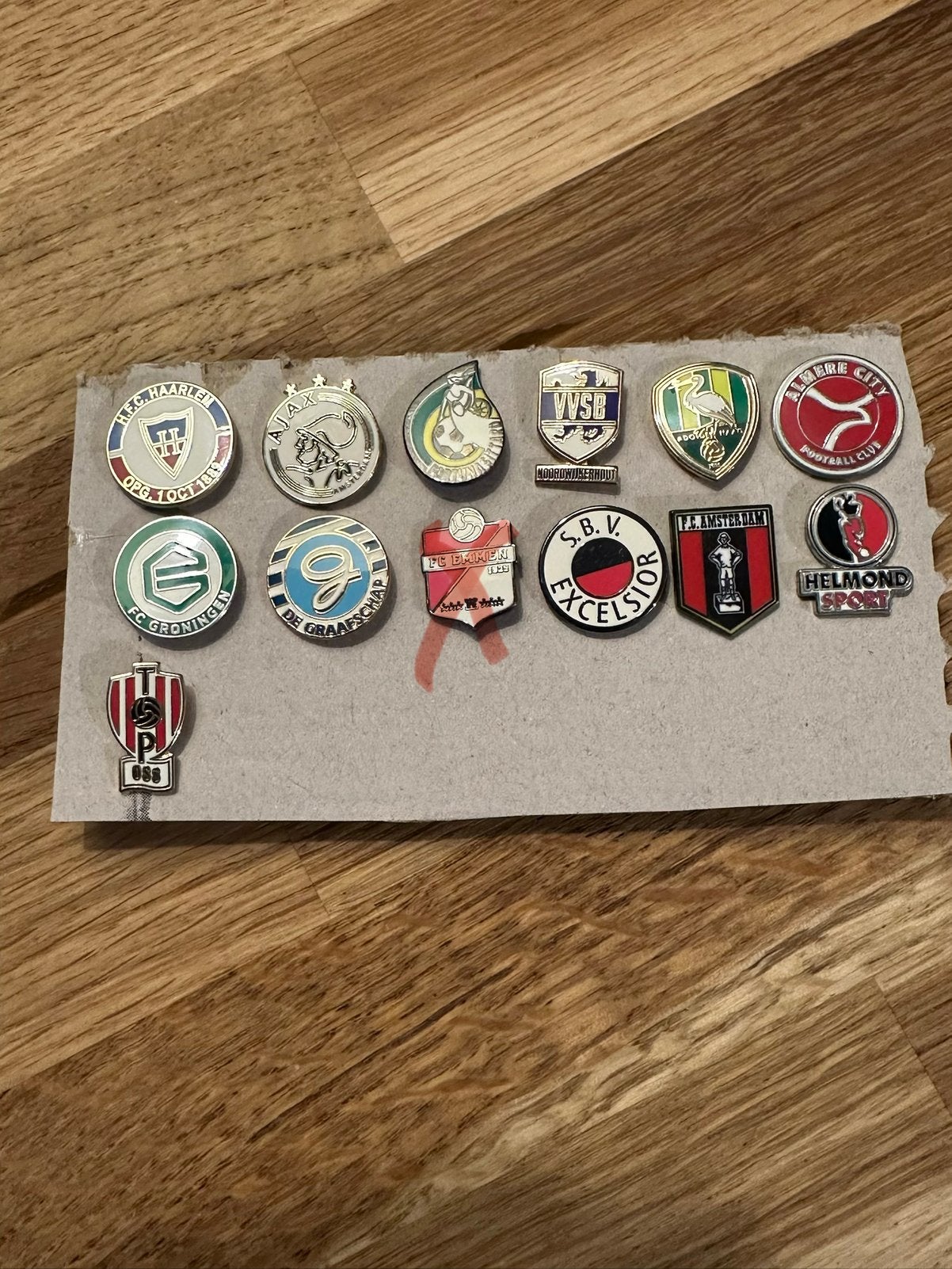 Voetbal pins divers per stuk €5, Ophalen of Verzenden, Zo goed als nieuw