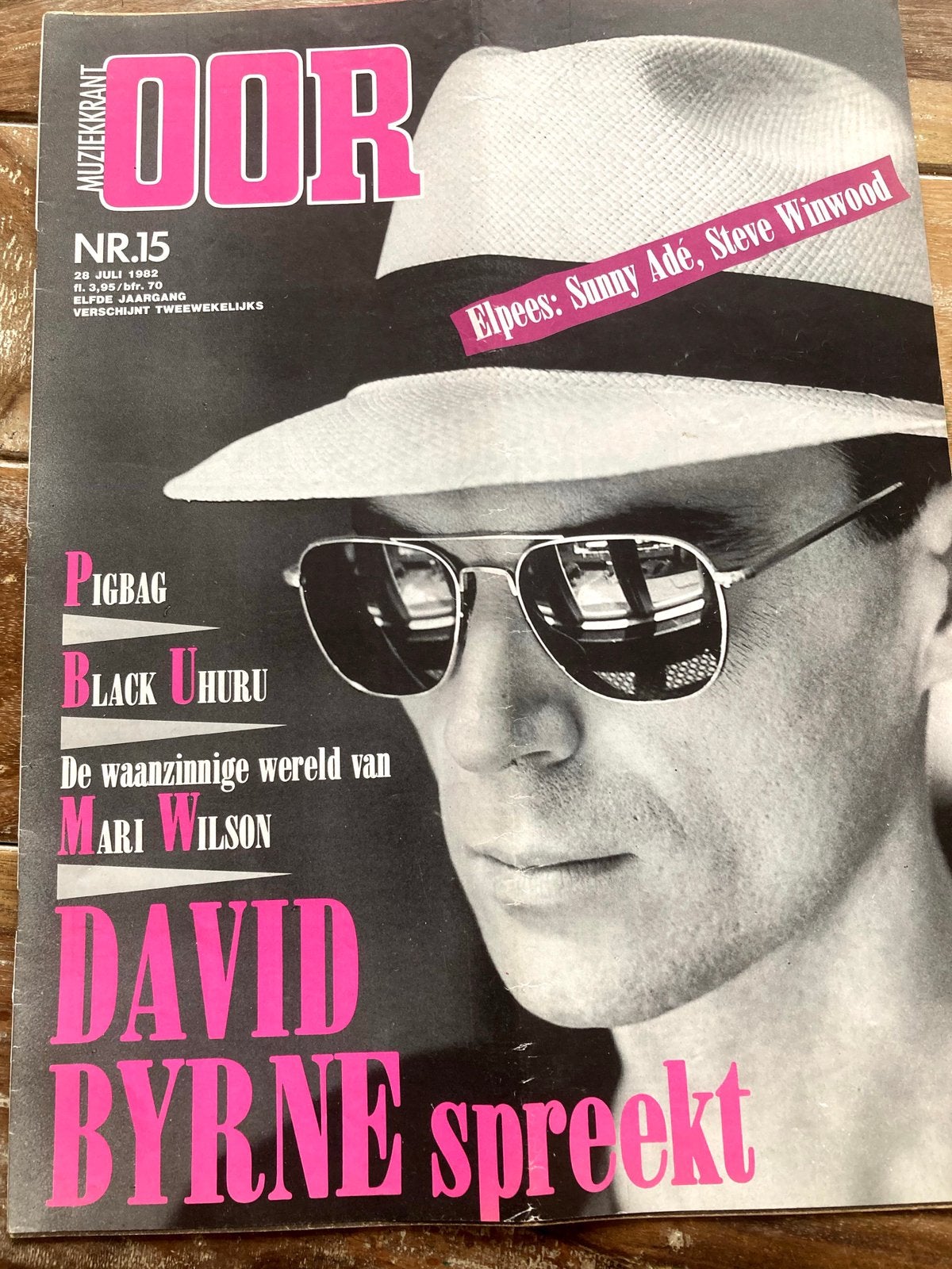 Muziekkrant OOR 1982 VENOM Vandenberg DAVID BYRNE Pigbag, Ophalen of Verzenden, Zo goed als nieuw, Muziek, Film of Tv