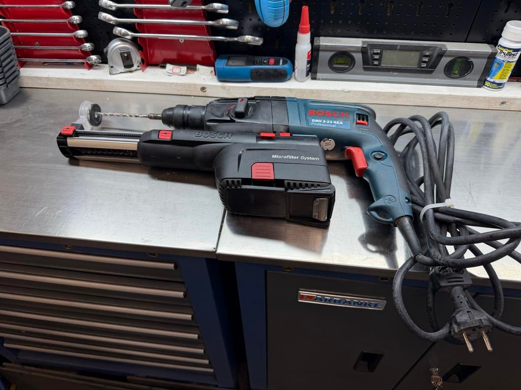 Bosch GBH 2-23 REA Boorhamer met stofafzuiging, Ophalen of Verzenden, Zo goed als nieuw