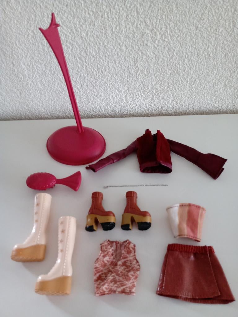 My Scene Wave 1 - BARBIE Kleding en Accessoires, Ophalen of Verzenden, Gebruikt, Kleertjes