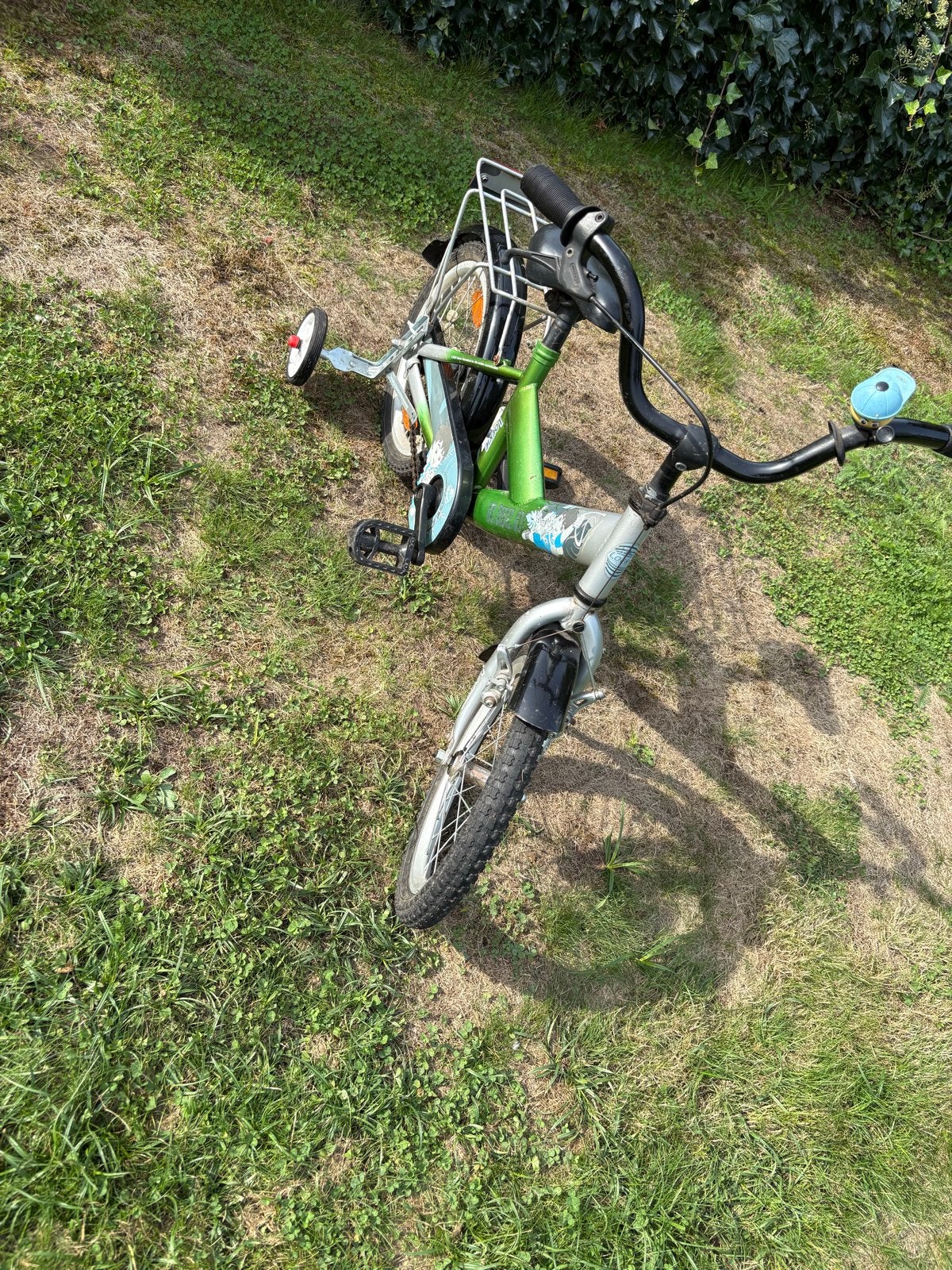 Kinderfiets 16 inch met zijwieltjes, Ophalen, Terugtraprem, Zijwieltjes, Gebruikt