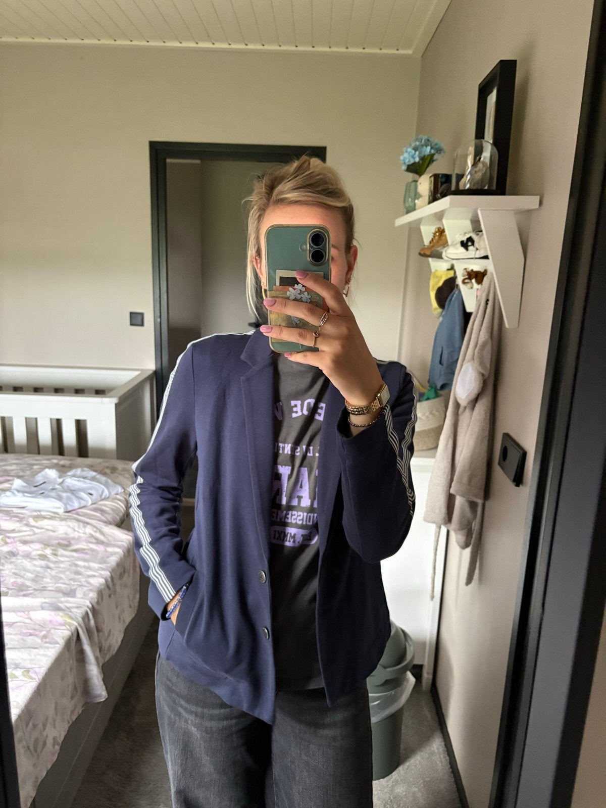 Donkerblauwe blazer met witte bies en bijpassend shirt, Maat 38/40 (M), Blauw, Ophalen of Verzenden, Jasje