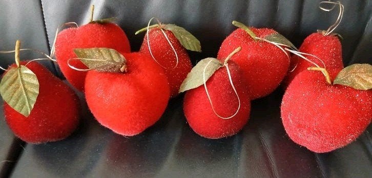 Kerstballen  (Fluweel), Diversen, Ophalen of Verzenden, Zo goed als nieuw