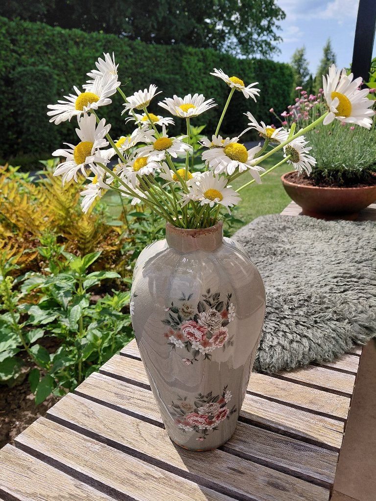 Grijs/ groene gebloemde vaas NIEUW, Ophalen of Verzenden, Nieuw, Overige kleuren