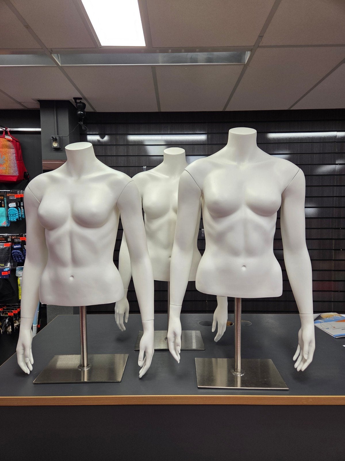 Set van 3 etalagepoppen - torso met armen, Ophalen, Zo goed als nieuw