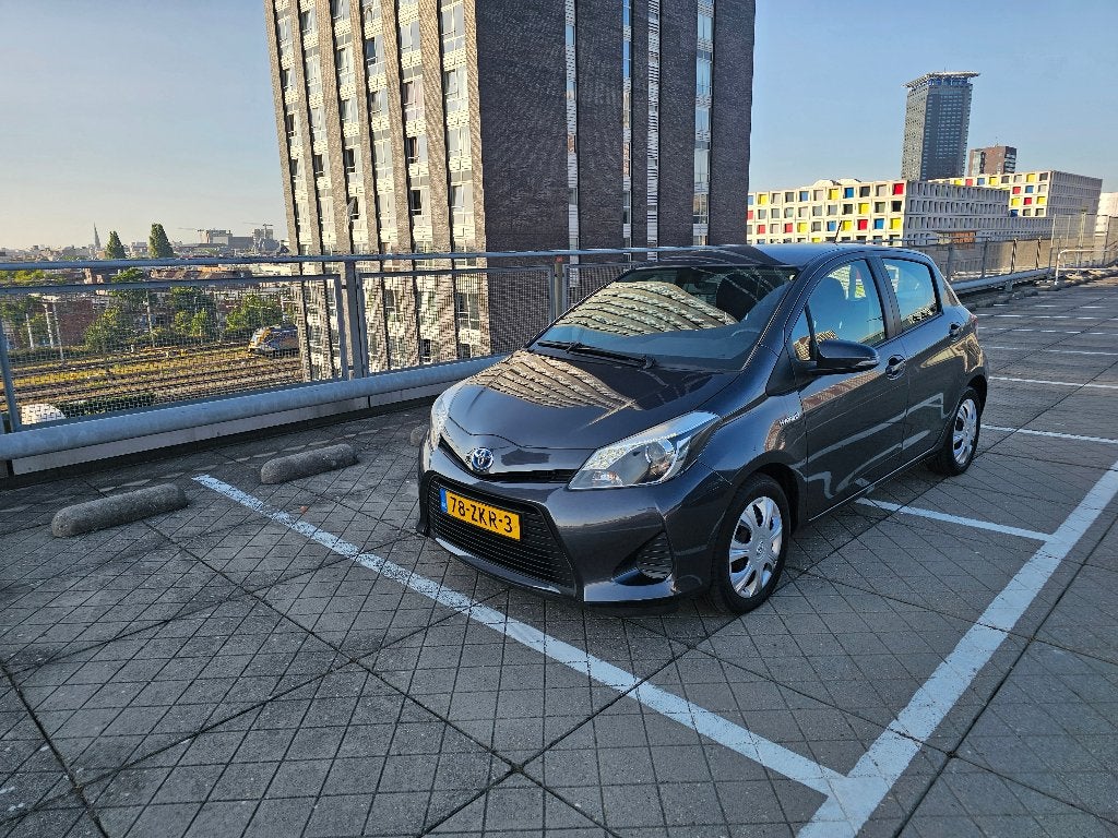 Foto 15 van Toyota Yaris / 2013 / 1.5 Full Hybrid / Automaat / Clima ✅