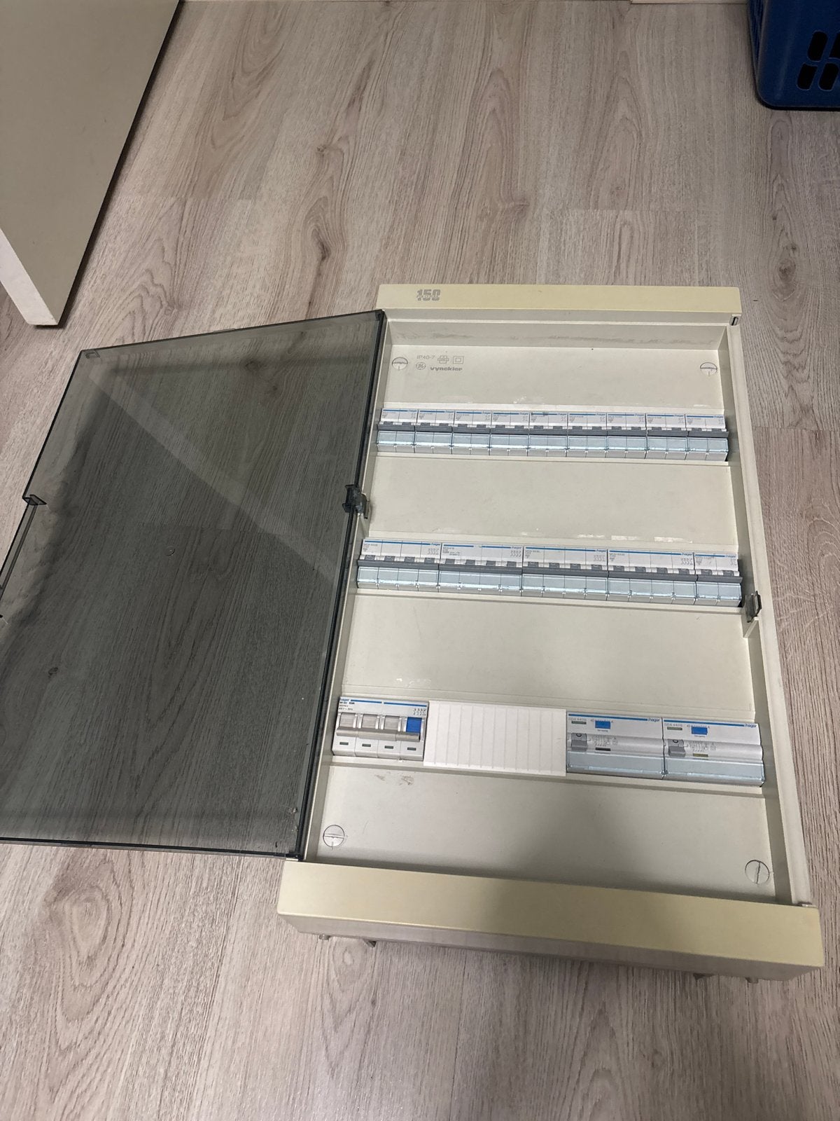 Hager Groepenkast met 63A hoofdschakelaar en aardlekschakela, Doe-het-zelf en Verbouw, Elektra en Kabels, Ophalen of Verzenden