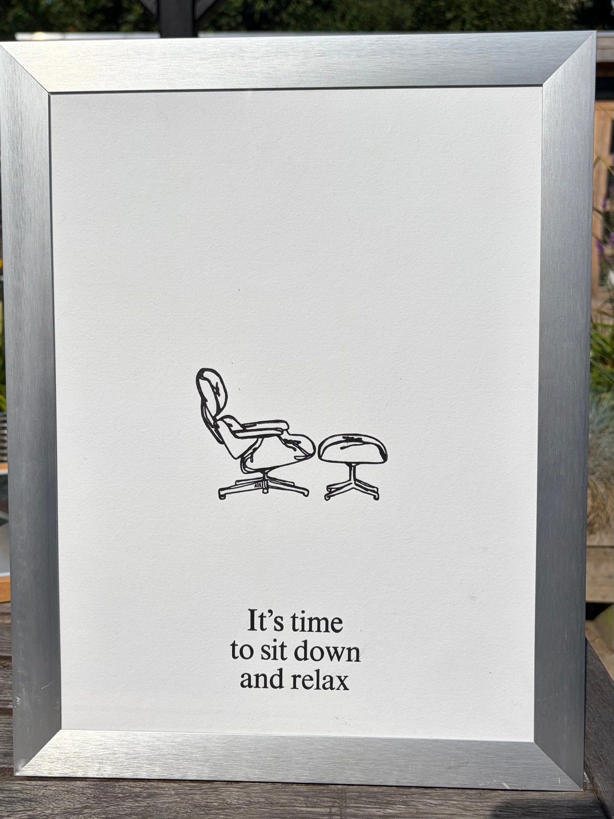Print: 'It's time to sit down and relax' Eames Lounge Chair, Huis en Inrichting, Woonaccessoires | Schilderijen, Tekeningen en Foto's