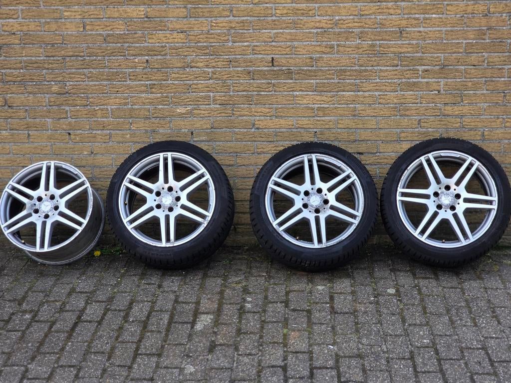 Mercedes 18 inch AMG velgen met Continental winterbanden, Ophalen, 18 inch, Banden en Velgen, Winterbanden