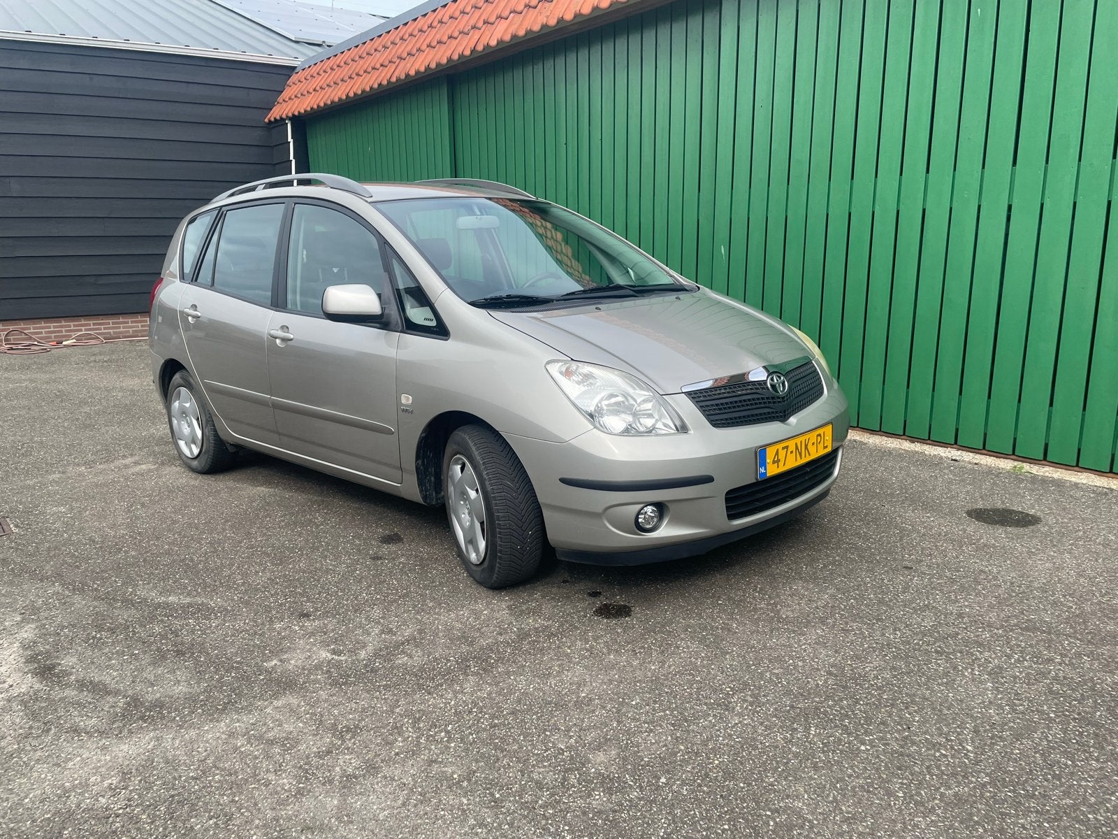 Toyota Corolla Verso 1.6 Vvt-i 2003 Grijs, Auto's, Voorwielaandrijving, 4 cilinders, Handgeschakeld, Particulier