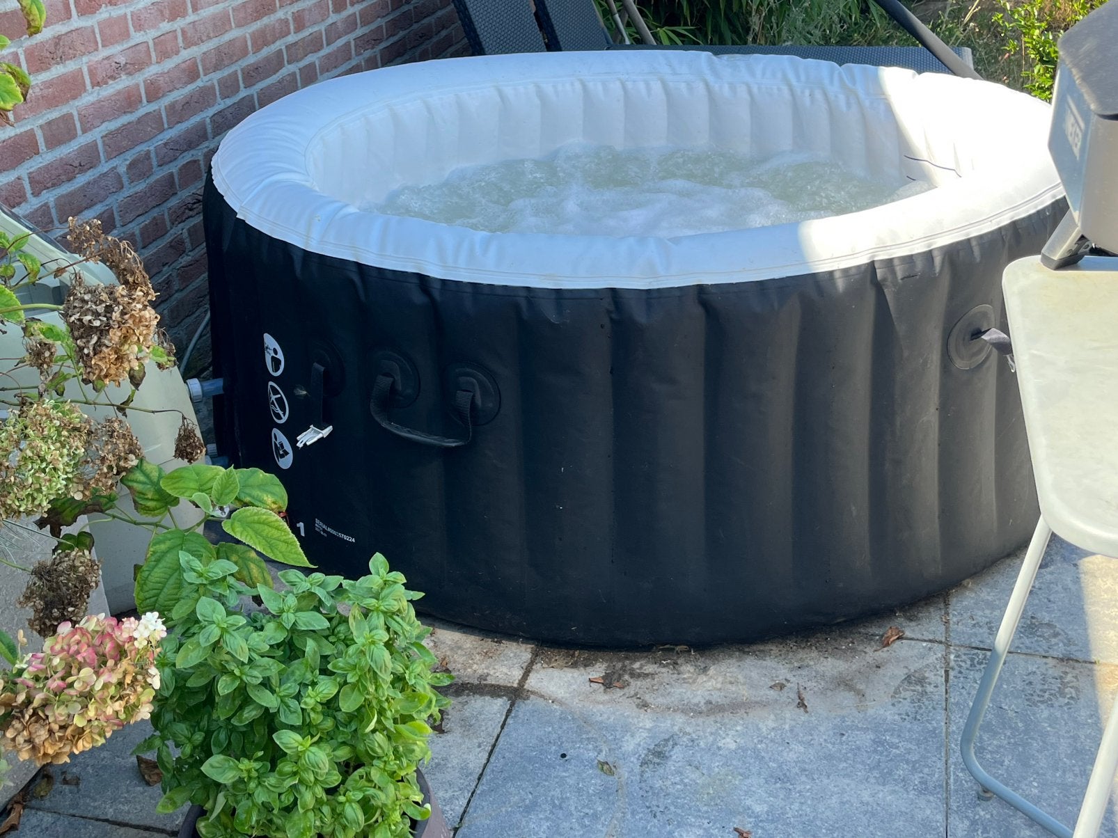 DreamStream opblaasbare jacuzzi spa met pomp, defect in rand, Ophalen, Gebruikt, Filter, Opblaasbaar