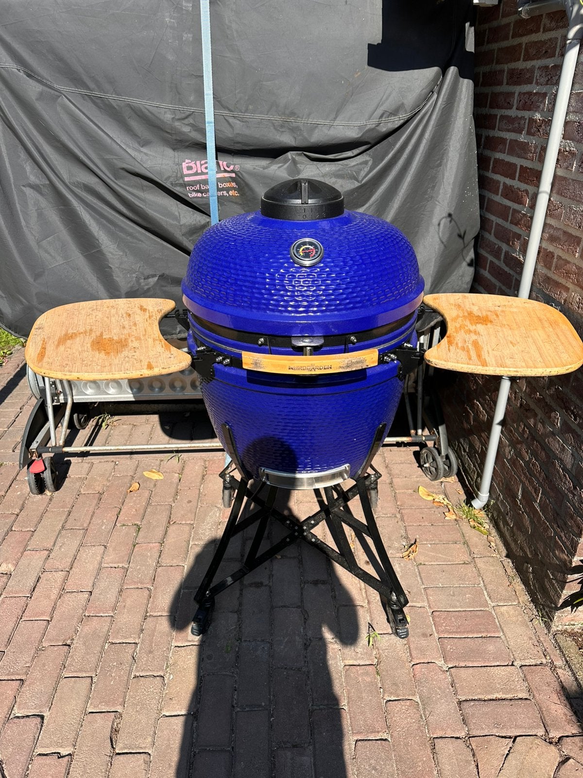 BBQ Blue egg wegens emigratie, Ophalen, Zo goed als nieuw, Met accessoires