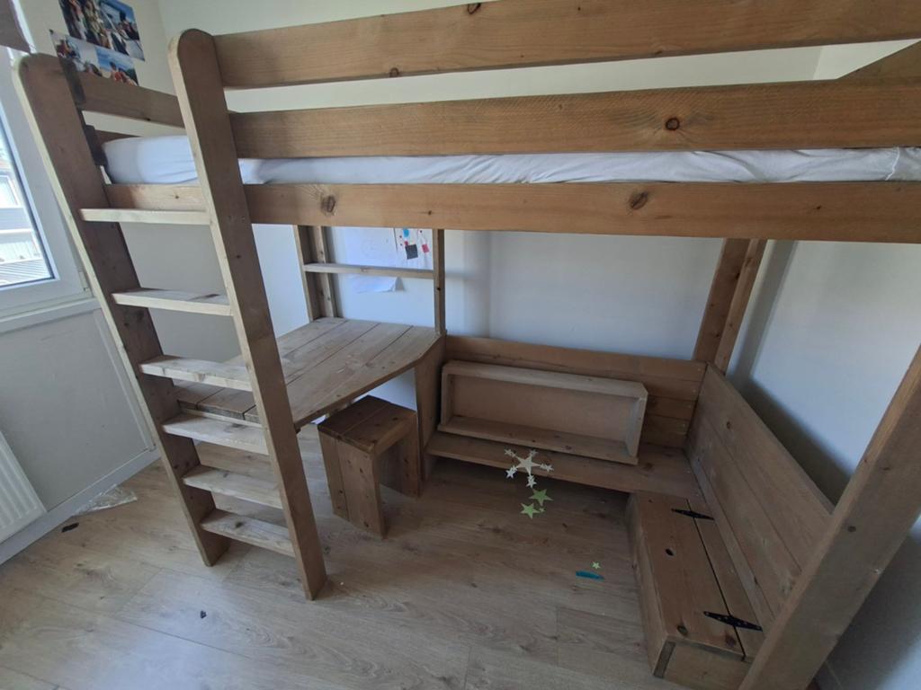 Stevige bed/bureau combinatie voor stoere kamer, Ophalen of Verzenden