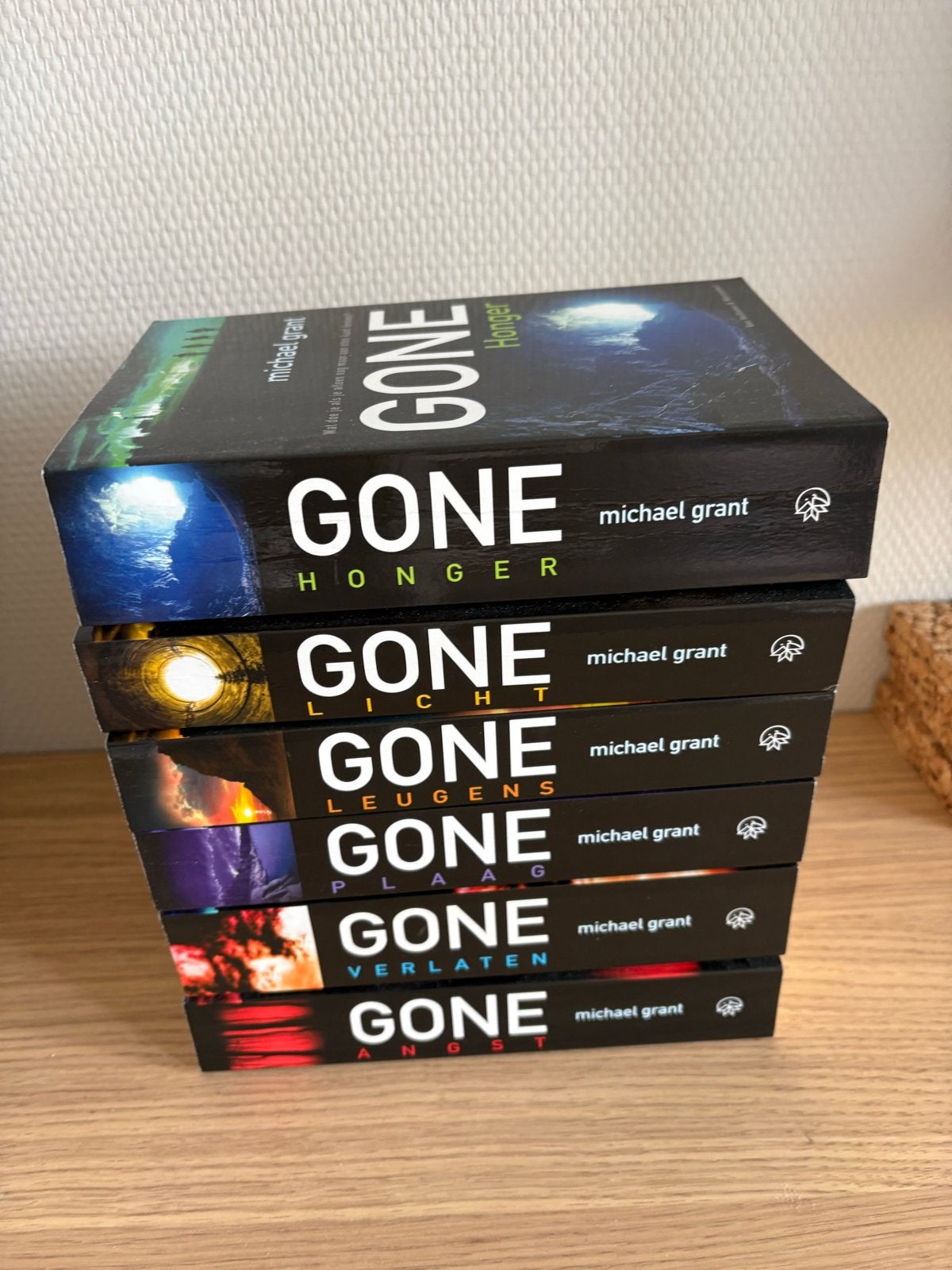 Gone-serie van Michael Grant - Complete set (6 boeken), Ophalen of Verzenden, Zo goed als nieuw