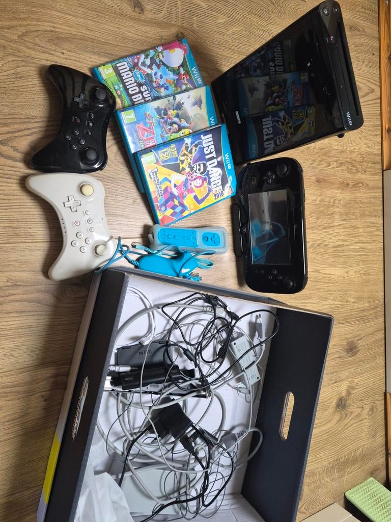 Complete Nintendo wii U, Ophalen, Gebruikt, Met 3 controllers of meer