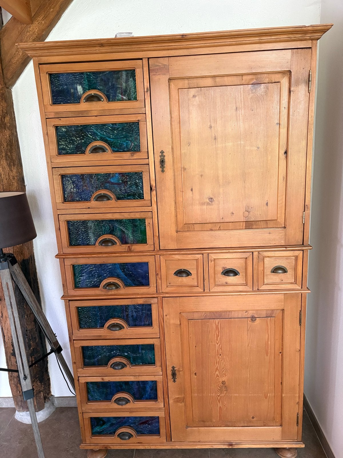 Unieke houten kast met lades en glas-in-lood effect, Ophalen