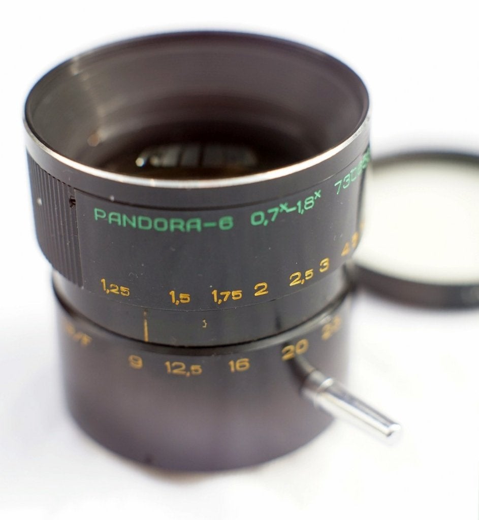 KMZ Pandora-6 cine (7306561) 0.7-1.8x en KMZ UV filter (M25), Verzamelen, Ophalen of Verzenden, 1960 tot 1980