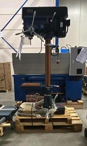 HBM industriële kolomboormachine deluxe 32 mm, 400 Volt, Ophalen, 600 watt of meer, Variabele snelheid, Zo goed als nieuw