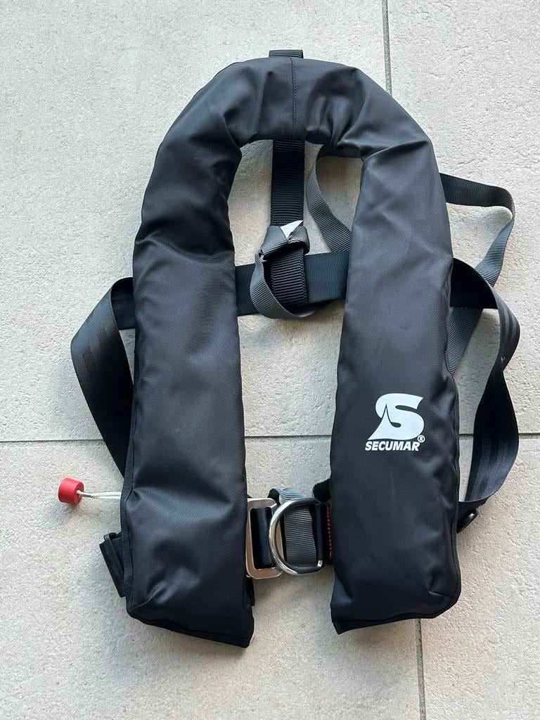 Reddingsvesten (2): Secumar Mystic 150 & Besto 165, Watersport en Boten, Watersportkleding, Ophalen, Zo goed als nieuw, Dame of Heer