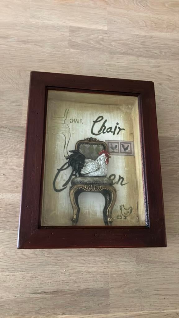 Leuke wand decoratie met diepte stoel met kip achter glas, Huis en Inrichting, Ophalen of Verzenden, Gebruikt