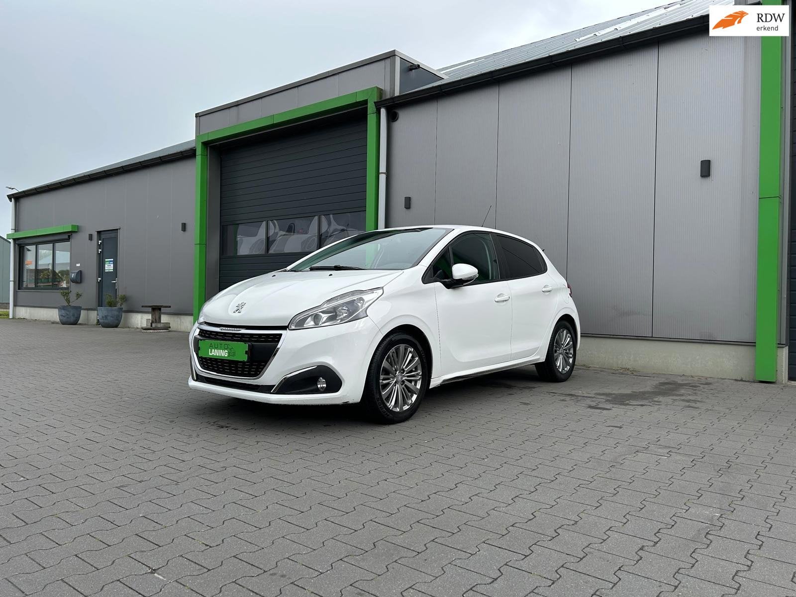 Peugeot 208 1.2 Allure | Lage km-stand | Rijklaar| Navi | Cr, Auto's, 83 pk, Gebruikt, 1199 cc, Wit