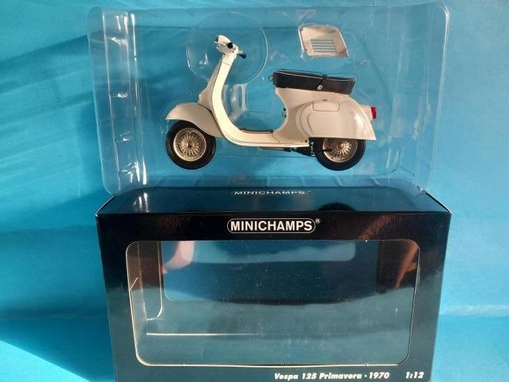 GEZOCHT: VESPA MINICHAMPS PRIMAVERA 1/12, Ophalen of Verzenden, Zo goed als nieuw, Motor