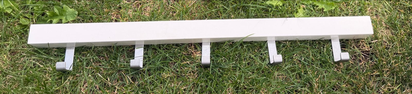 IKEA TJUSIG Wandkapstok 60 cm breed met 5 haken, Huis en Inrichting, Wandkapstok, Ophalen of Verzenden, Zo goed als nieuw, Minder dan 100 cm