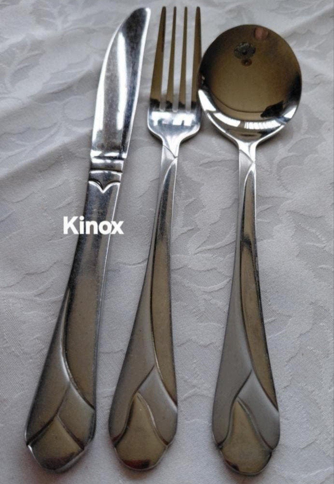 Bestek Kinox 18/10 twee soorten metaal, Huis en Inrichting, Keuken | Bestek, Ophalen of Verzenden, Rvs of Chroom