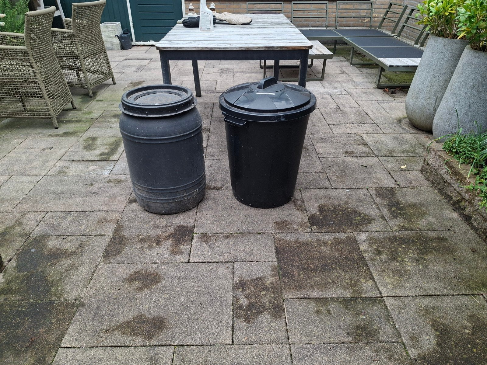 6 paarden dekens + 2 tonnnen, Ophalen