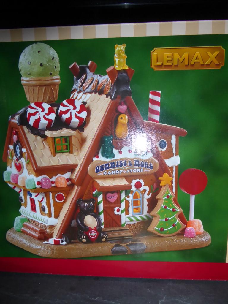 Lemax Item -  Gummy,s more candy store -  Ik ruim op, Diversen, Kerst, Nieuw, Ophalen of Verzenden