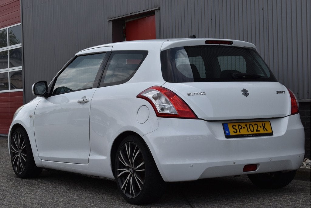 Suzuki Swift 1.2 Comfort EASSS Pano, Cruise, PDC, Climatroni, Voorwielaandrijving, Stof, Gebruikt, 400 kg