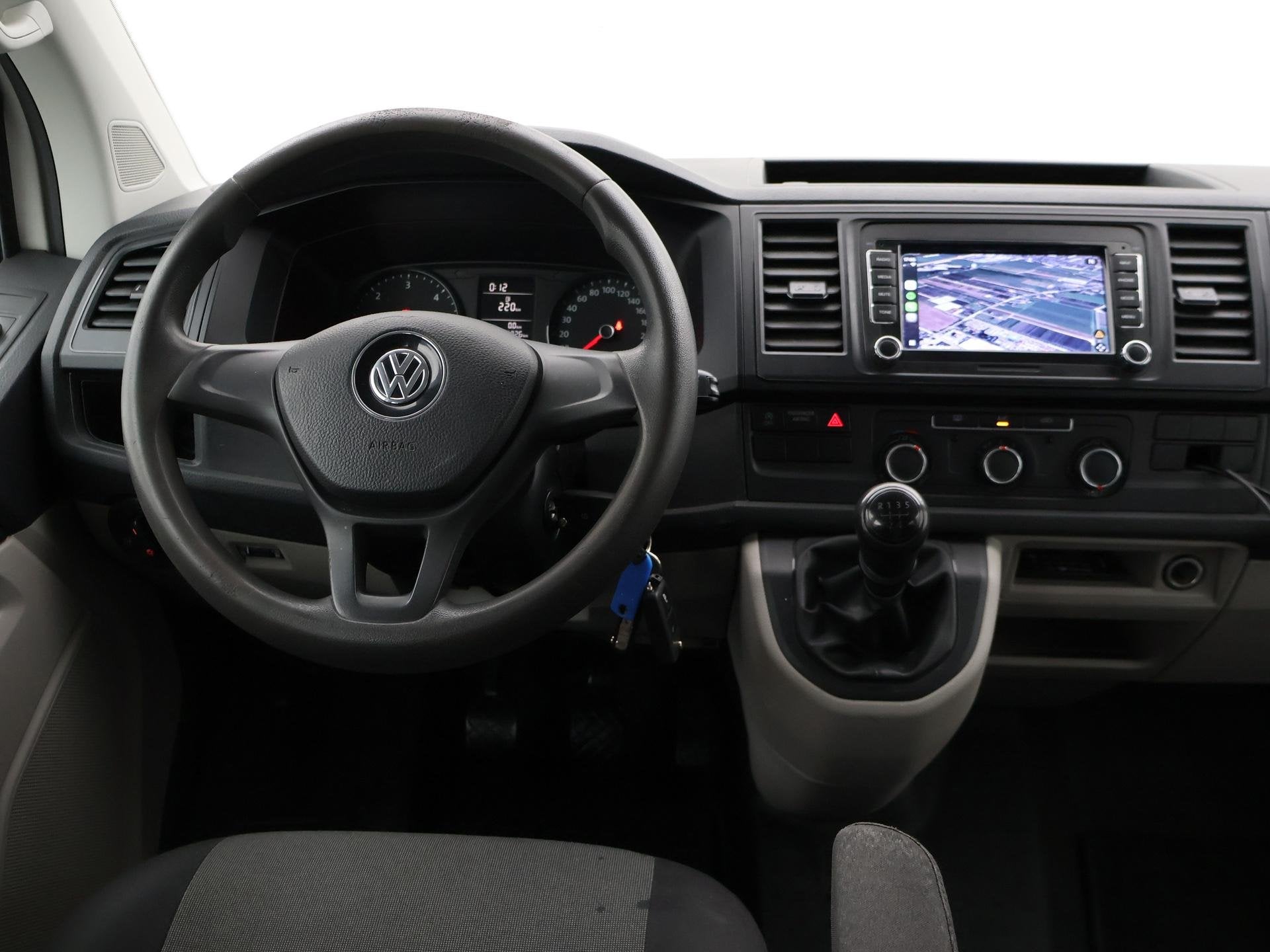 Volkswagen Transporter 2.0 TDI L2H1 5-PERS DUBBEL CABINE EUR, Auto's, Bestelauto's, Voorwielaandrijving, Stof, Gebruikt, 4 cilinders