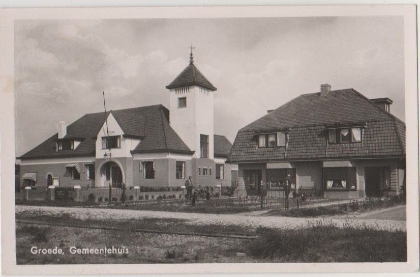 Groede (Zld) Gemeentehuis 1953., Verzamelen, Ansichtkaarten | Nederland, Ophalen, 1940 tot 1960, Gelopen, Zeeland