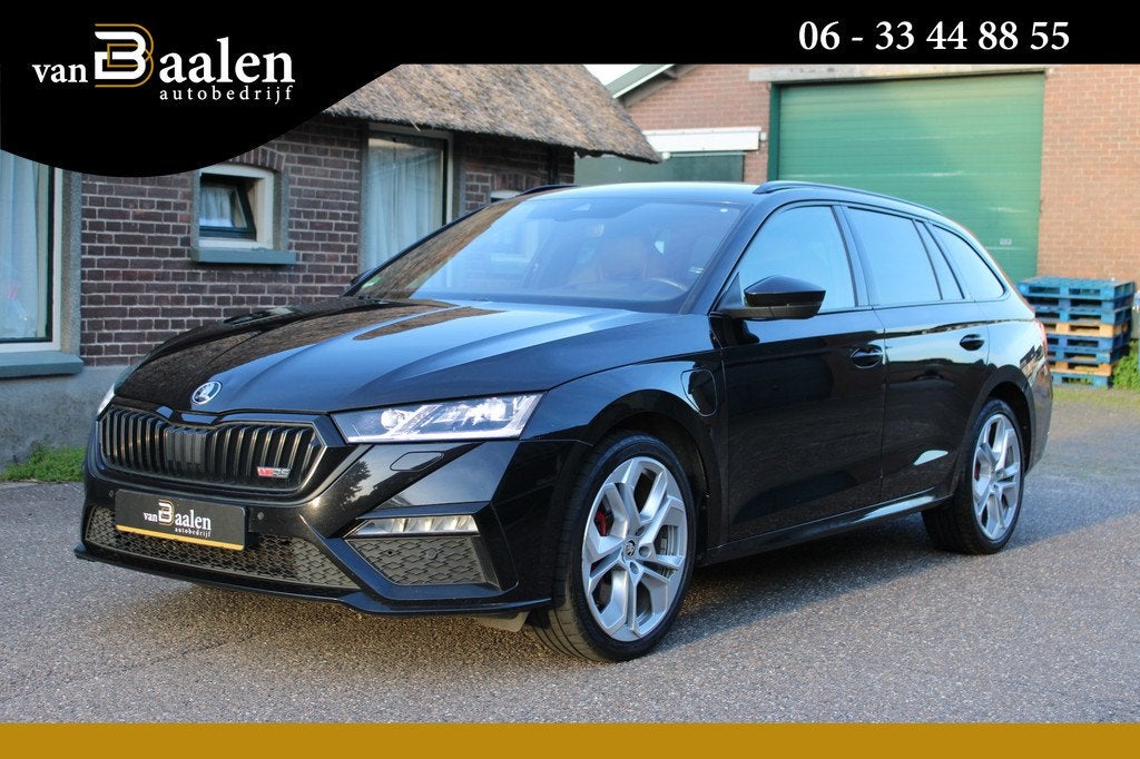 Skoda Octavia Combi 1.4 TSI RS iV PHEV Business SOh 95,6% LE, Gebruikt, 4 cilinders, Zwart, Plug-in hybride