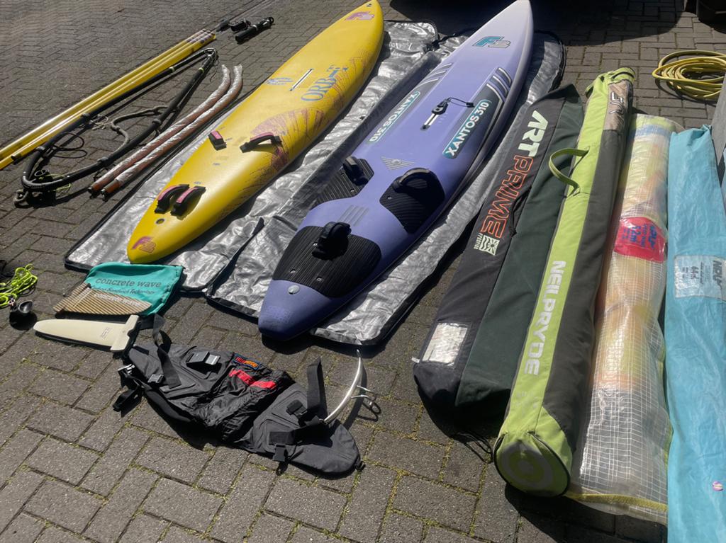 Complete Windsurfuitrusting F2 / NeilPryde / ART -schadevrij, Watersport en Boten, Ophalen, Zo goed als nieuw, Complete set