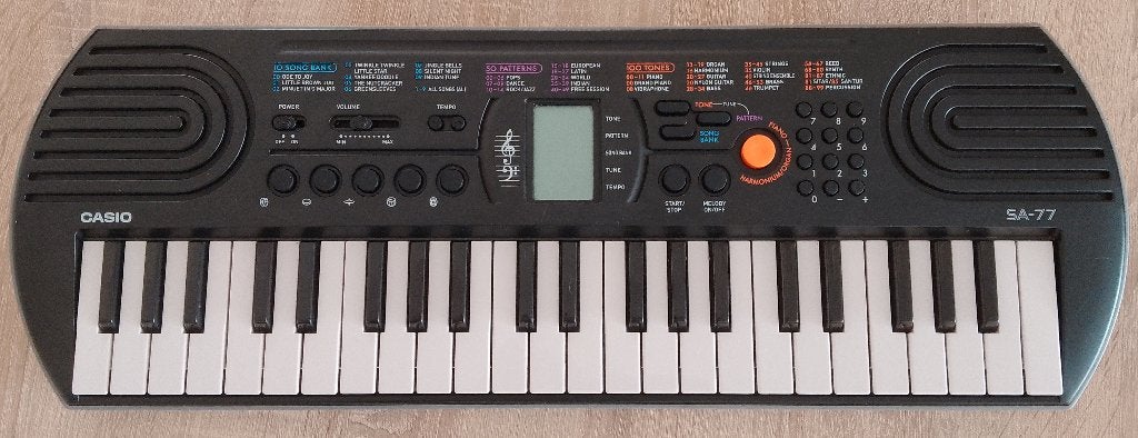 casio SA-77 keyboard met stroomblokje,werkt goed,nette staat, Muziek en Instrumenten, Ophalen of Verzenden, Zo goed als nieuw