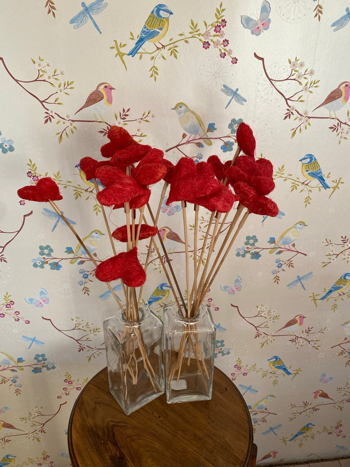 100 Rode Sisal Harten op Stokjes - Decoratie, Ophalen of Verzenden, Nieuw, Rood, Natuurlijk materiaal