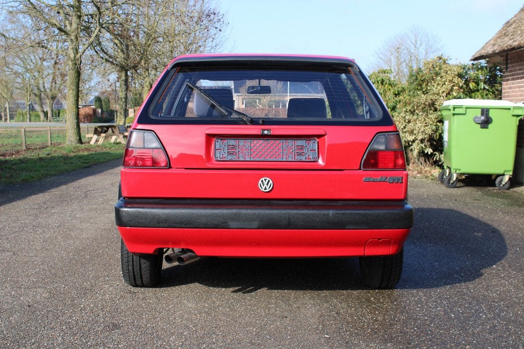 Volkswagen Golf 1.8 GTI Inj. 5-DEURS COLLECTOR ITEM 172000KM, Auto's, Oldtimers, Voorwielaandrijving, Stof, Zwart, Volkswagen