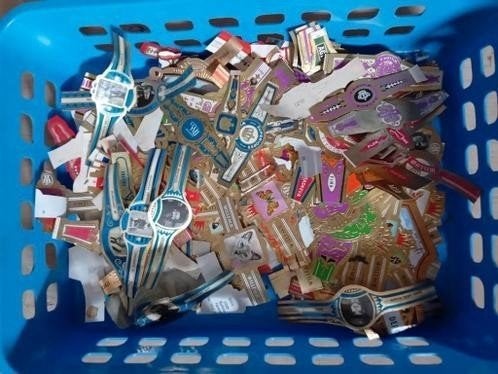 heel veel sigaar sigarenbandjes in boek en losse, Ophalen of Verzenden, Gebruikt, Sigarenbandjes